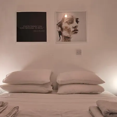 Executive 2br Spacious , Center, 2 Balconies, Ideal Business - Supercentro! Limassol