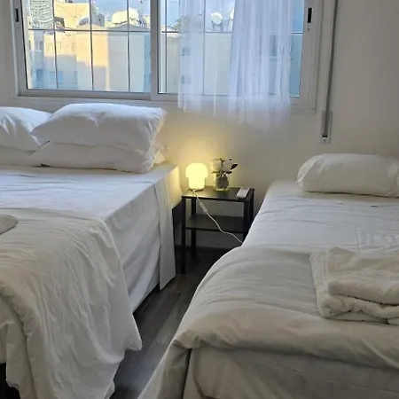 Executive 2br Spacious , Center, 2 Balconies, Ideal Business - Supercentro!