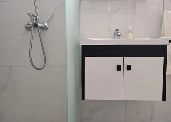 Executive 2br Spacious , Center, 2 Balconies, Ideal Business - Supercentro! * Limassol