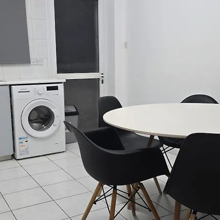 Daire Executive 2br Spacious , Center, 2 Balconies, Ideal Business - Supercentro! *