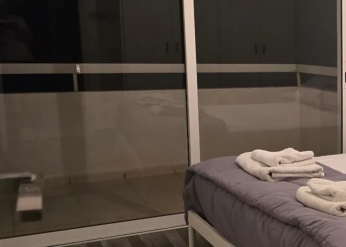 Executive 2br Spacious , Center, 2 Balconies, Ideal Business - Supercentro! Lägenhet Limassol