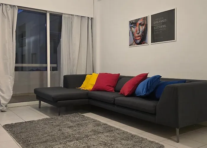 Executive 2br Spacious , Center, 2 Balconies, Ideal Business - Supercentro! Lägenhet Limassol