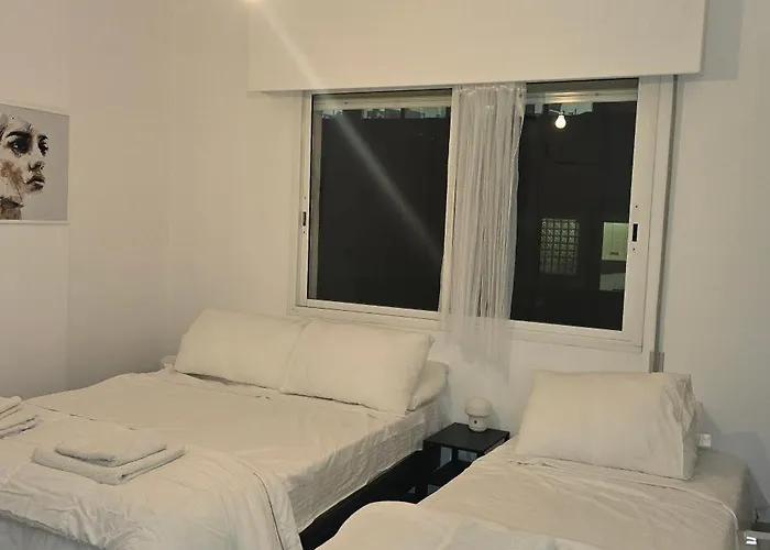 Executive 2br Spacious , Center, 2 Balconies, Ideal Business - Supercentro! Lägenhet Limassol